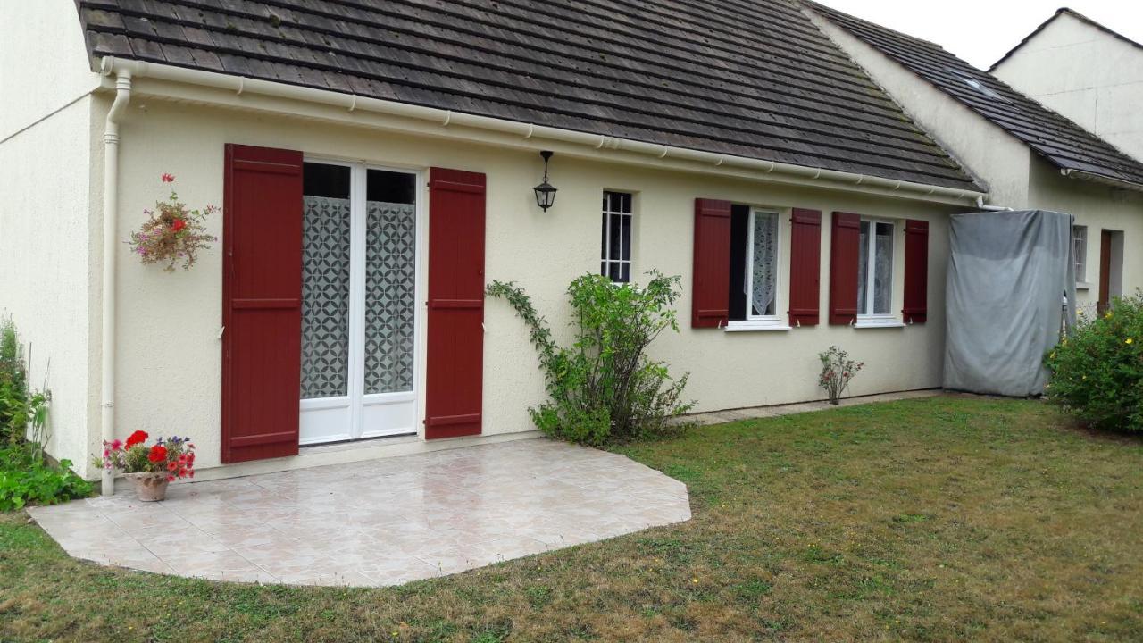 Bed and Breakfast Bruse & Co Oissery Екстер'єр фото
